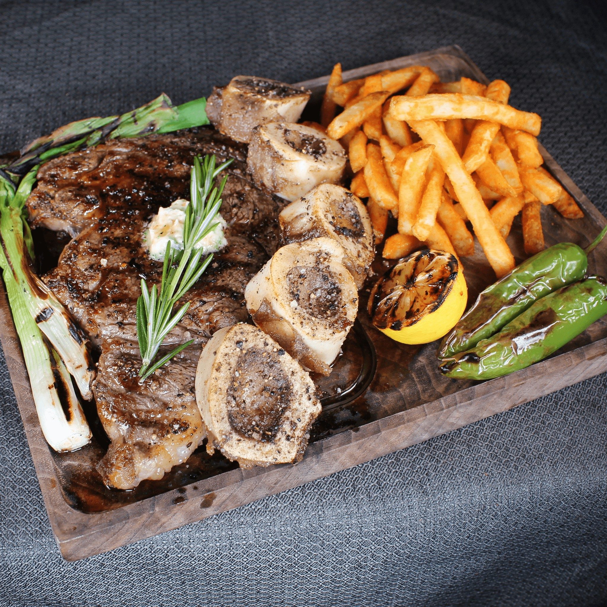 Rib Eye Con Tuetano.
